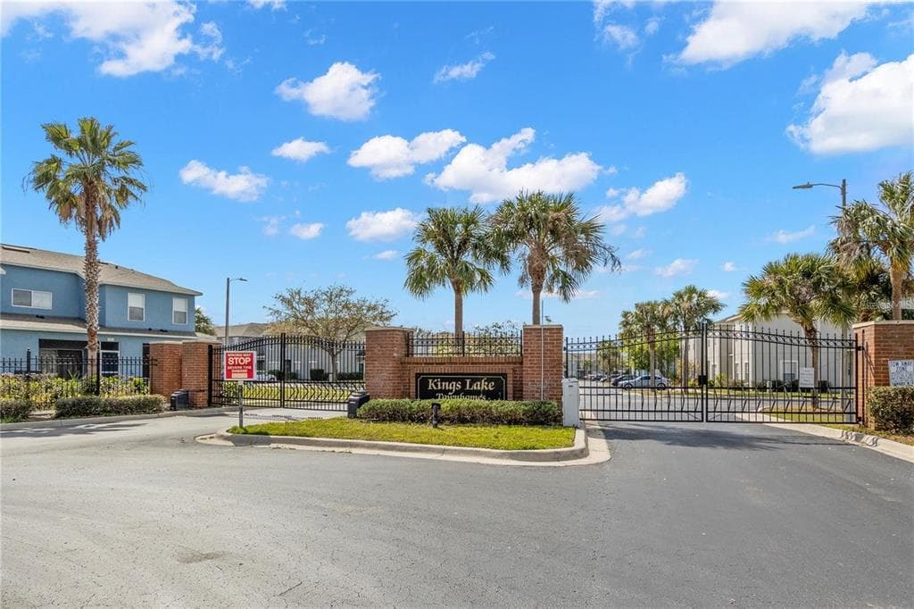 13137 KINGS CROSSING DRIVE