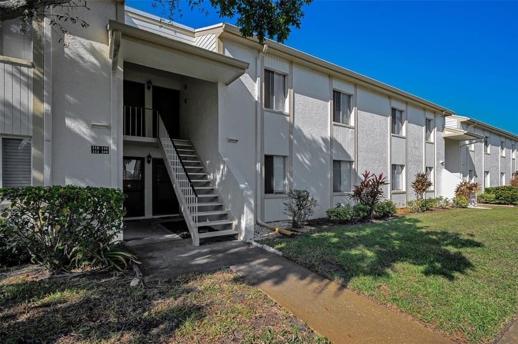 110 CYPRESS CT