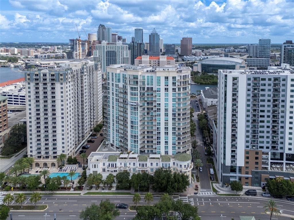 450 KNIGHTS RUN AVENUE