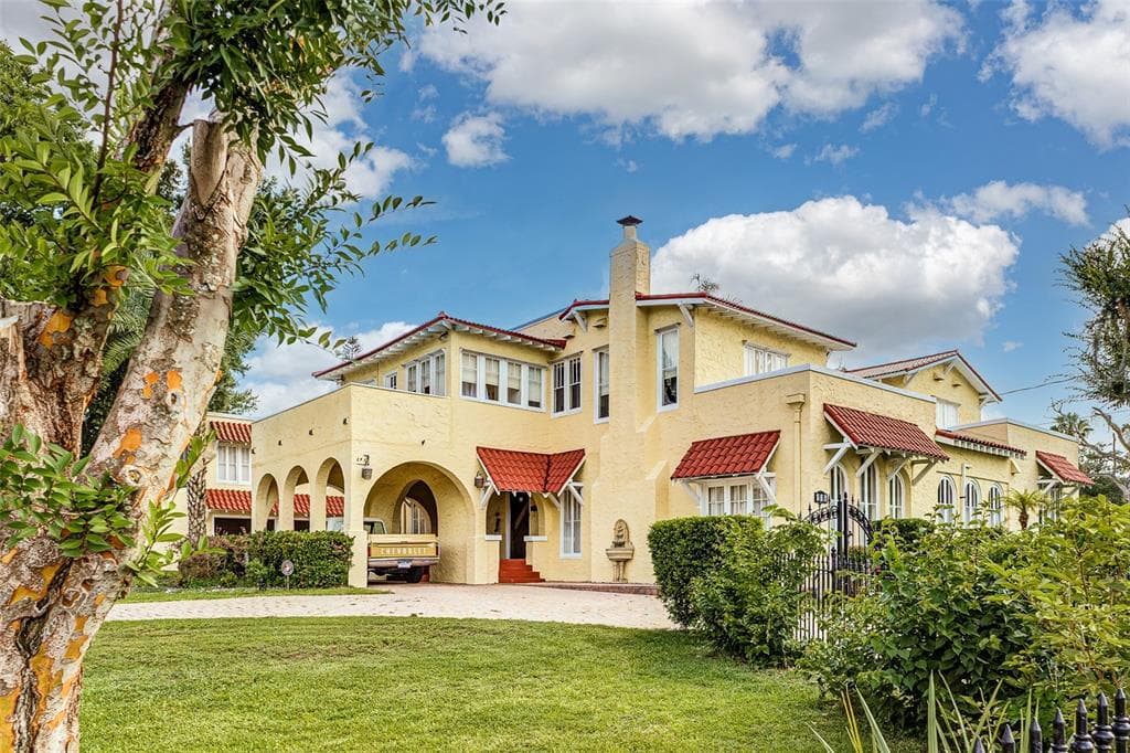 845 EDGEWOOD DRIVE