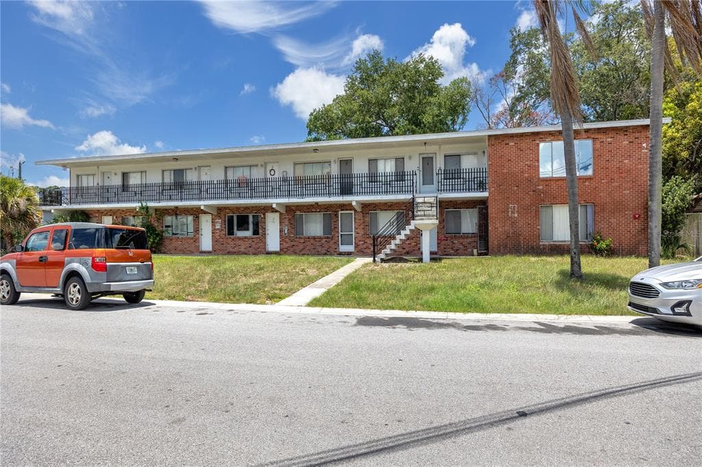 224 WAVERLY WAY