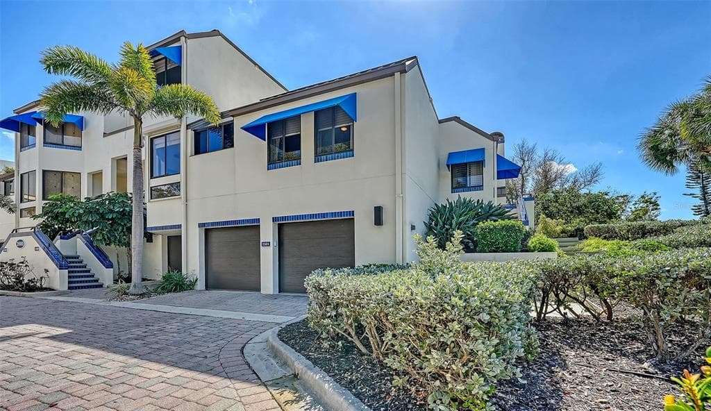 2000 HARBOURSIDE DRIVE