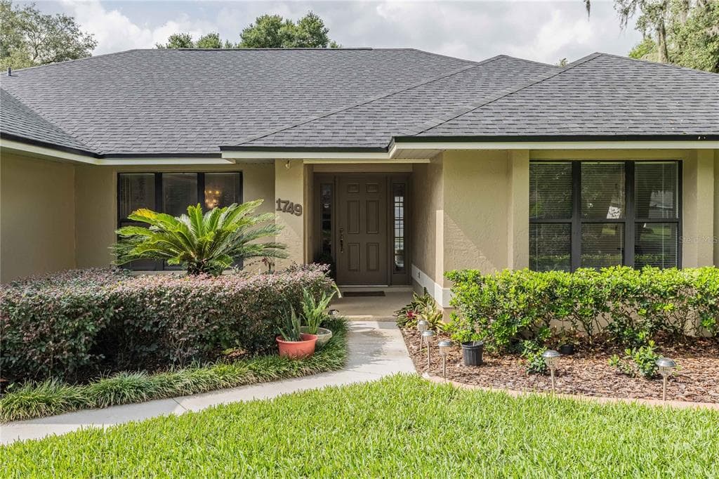 1749 LADY BOWERS TRAIL