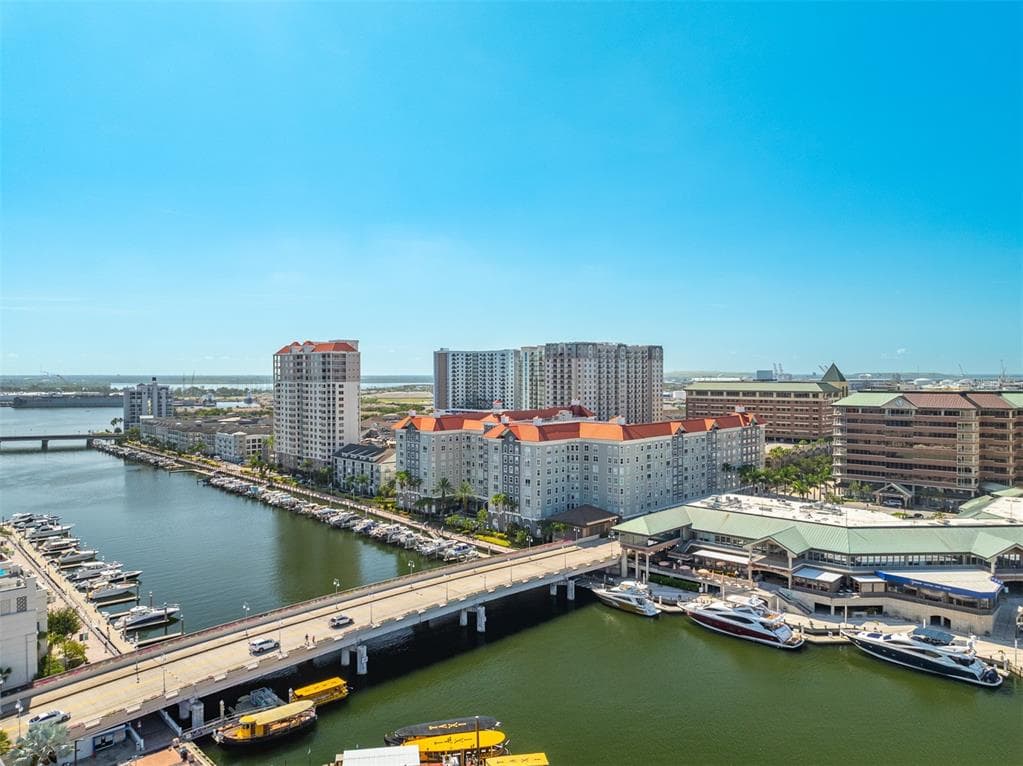700 HARBOUR ISLAND BOULEVARD