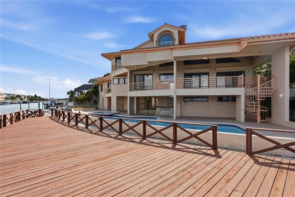 2869 SEABREEZE DRIVE