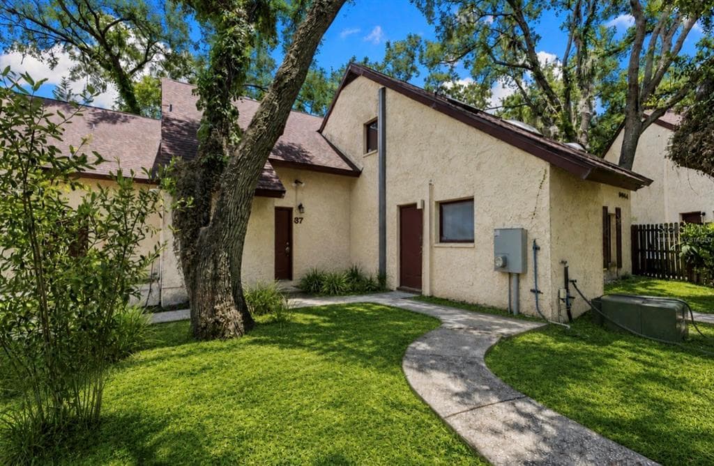 5641 ASHLEY OAKS DRIVE