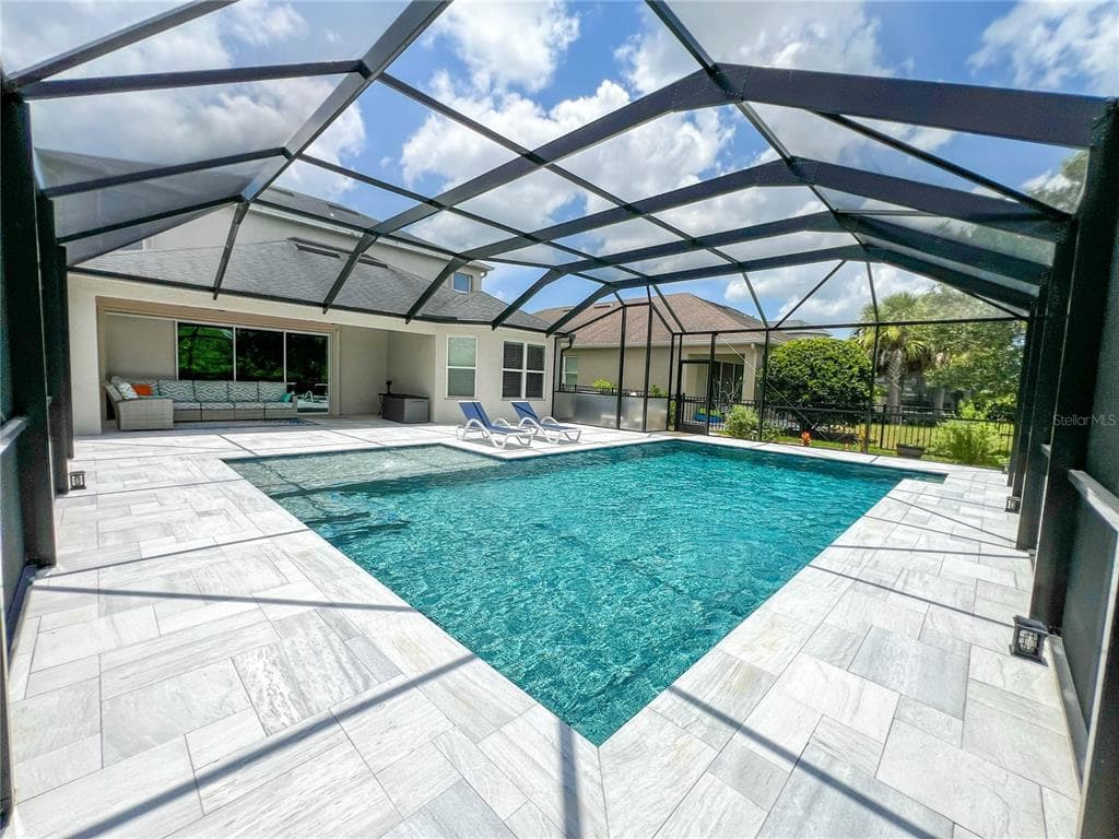 8033 CLEMENTINE LANE