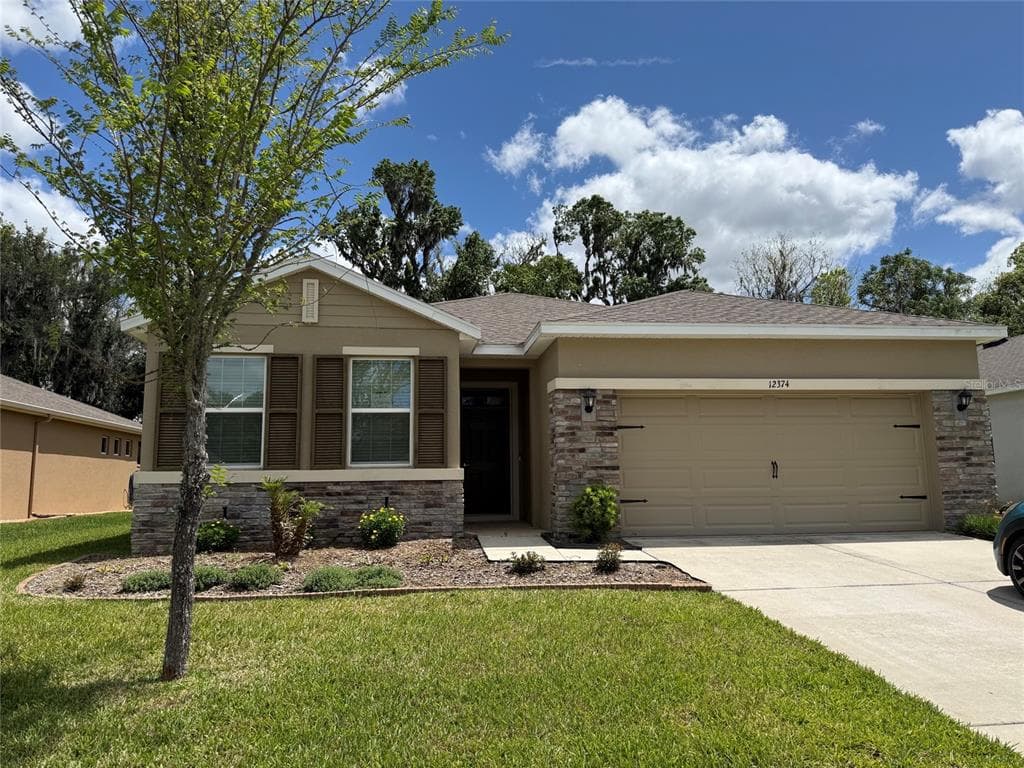 12374 EASTPOINTE DRIVE