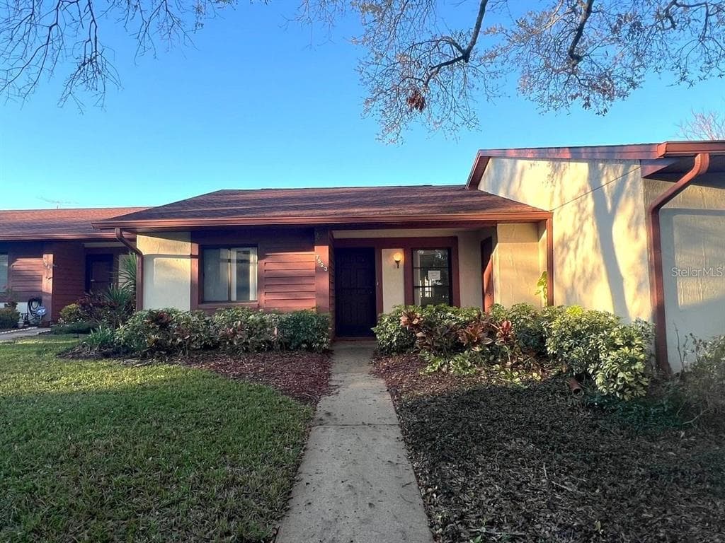7523 GREYSTONE DRIVE