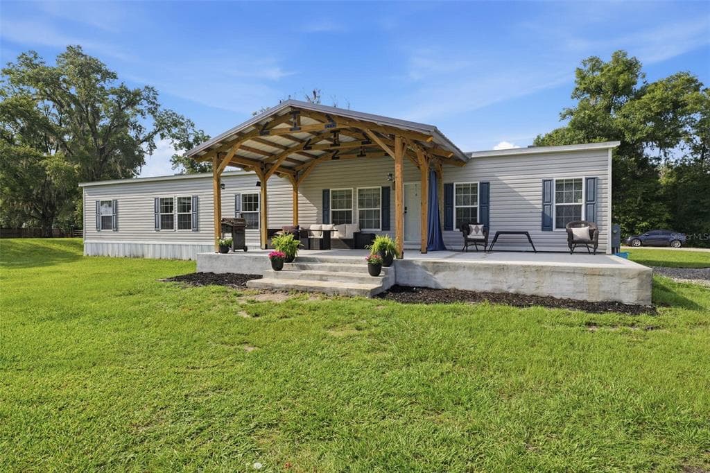 12275 LAKELAND ACRES