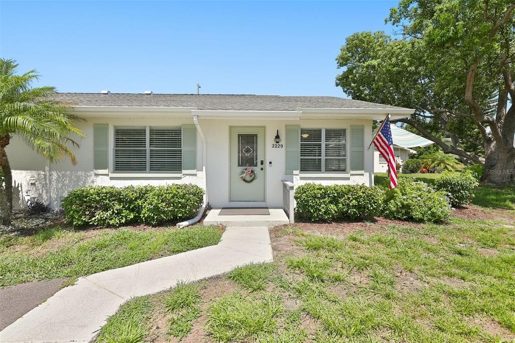 2229 GREENHAVEN DRIVE