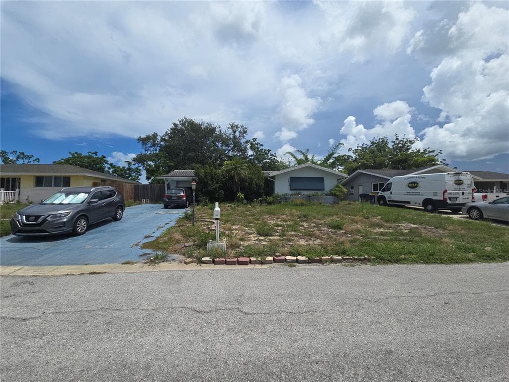 7809 WAXWOOD DRIVE