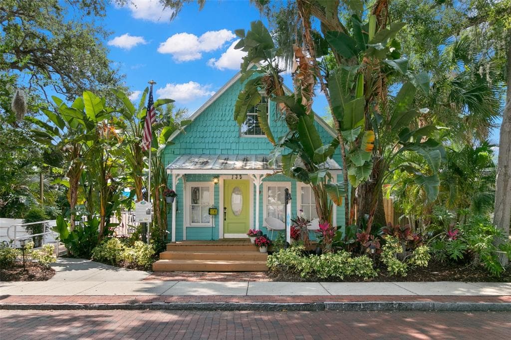 135 4TH AVENUE