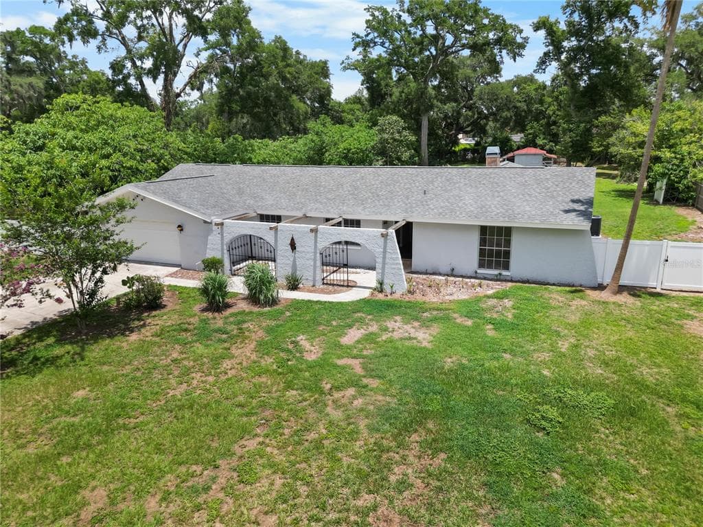3104 FAIRLEA LANE