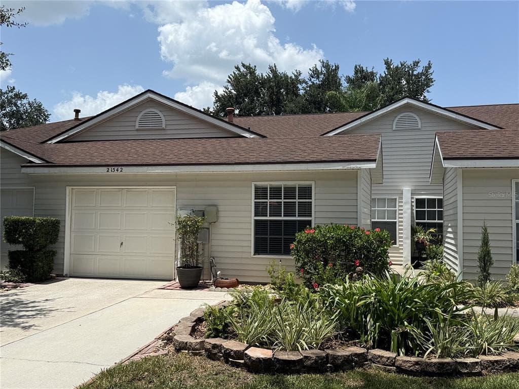 21542 CLUBSIDE LOOP