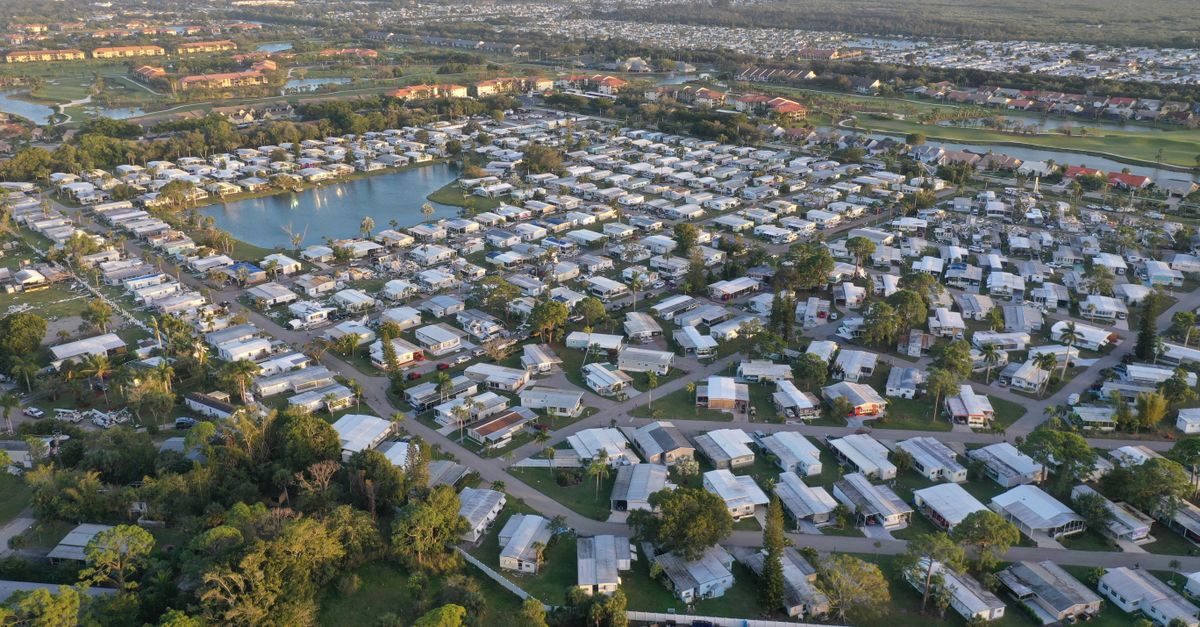 Best Neighborhoods in Town n Country: Where to Live in 2026