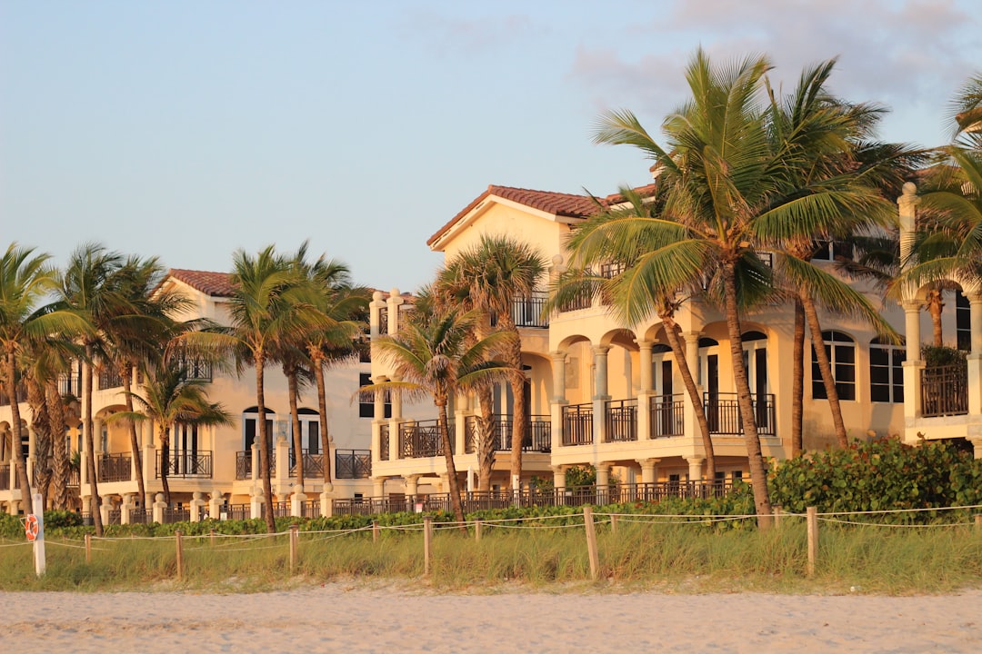 Lithia FL Luxury Estates: High-End Properties & Estate Living