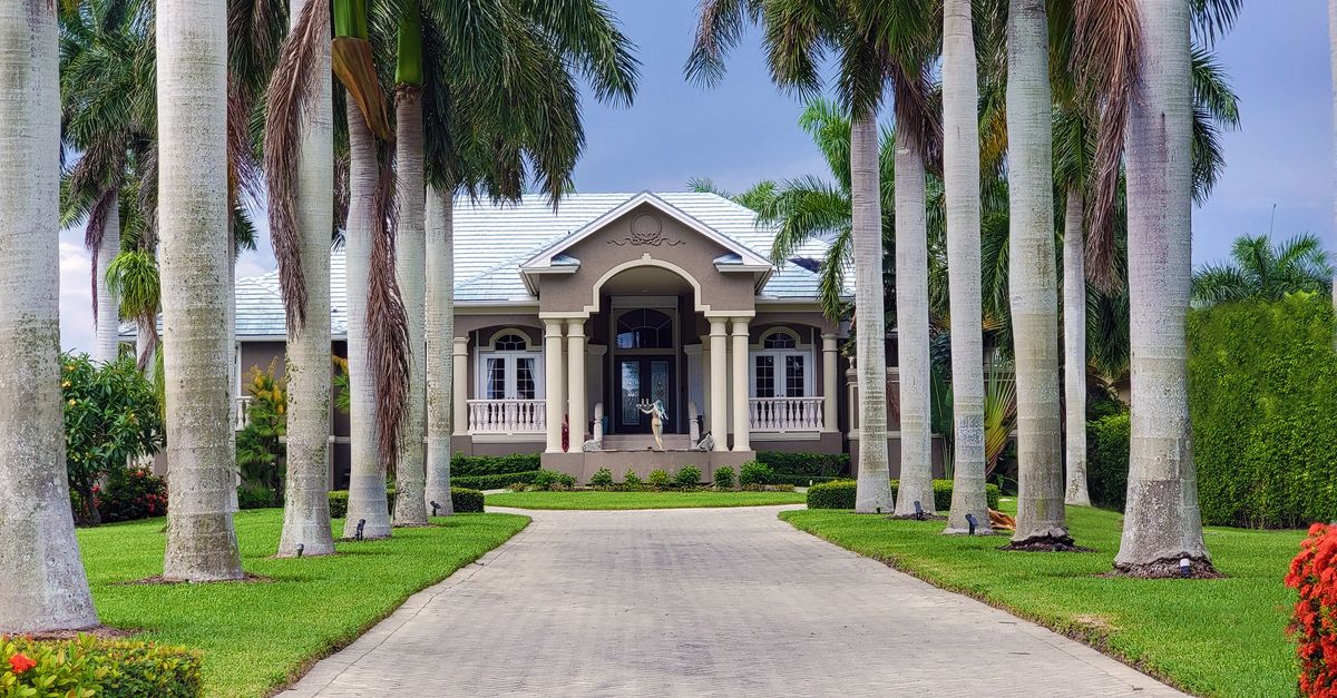 Moving to Florida Checklist - Everything You Need to Do