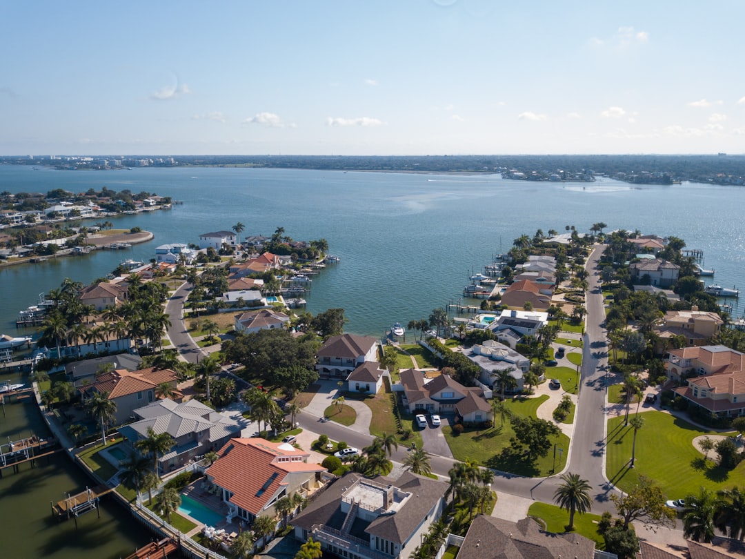 Waterfront Homes in Siesta Key FL