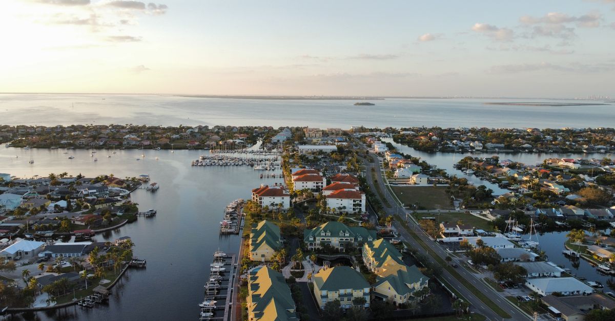 Best 55+ Communities in Tampa Bay  -  A Retirement Guide