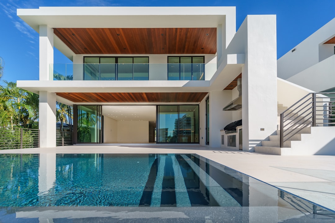 Modern Homes for Sale in Tampa FL — Contemporary Architecture & New Builds