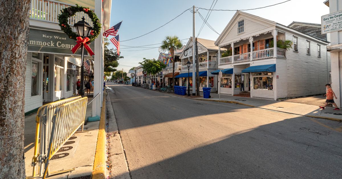 Waterfront Homes in Haines City: Pricing, Flood Zones, and Tips