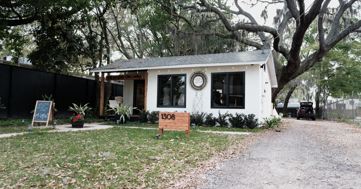 Waterfront Homes in Lake Wales: Pricing, Flood Zones, and Tips
