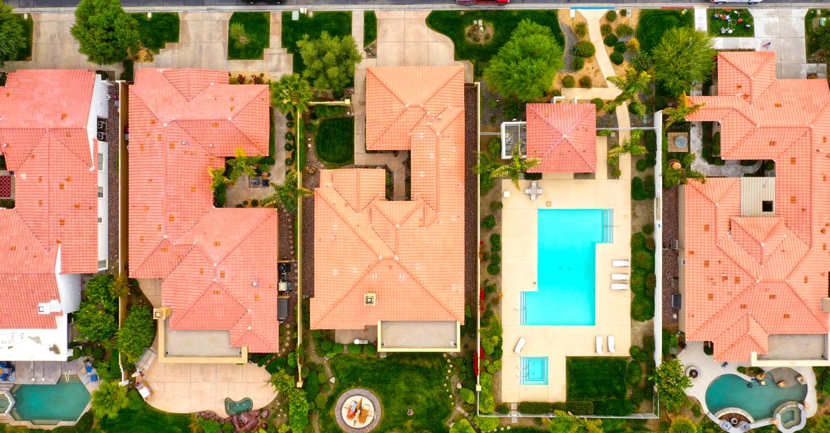 Waterfront Homes in Longboat Key: Pricing, Flood Zones, and Tips