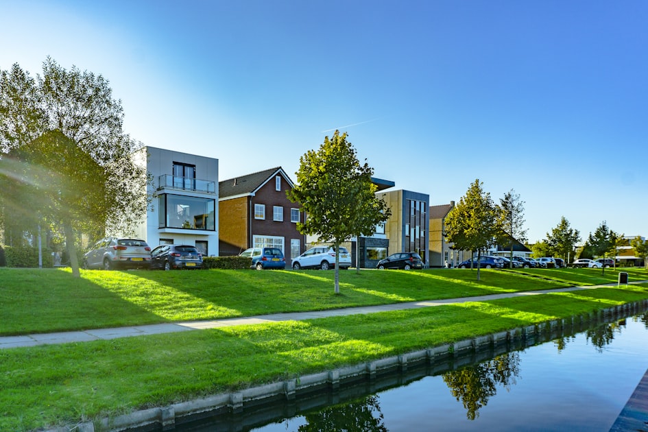 Waterfront Homes in Tampa: Pricing, Flood Zones, and Tips