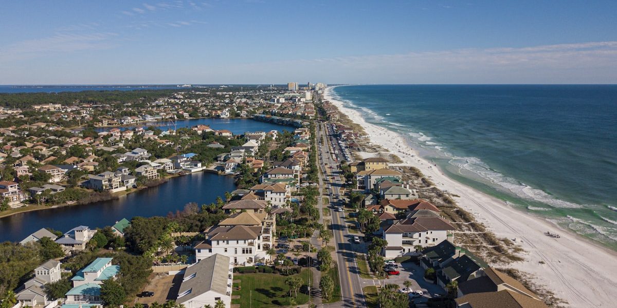 Best Neighborhoods in Tarpon Springs: Where to Live in 2025