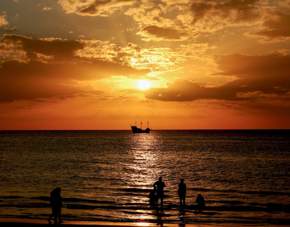 Golden sunset over the Gulf of Mexico at Anna Maria Island